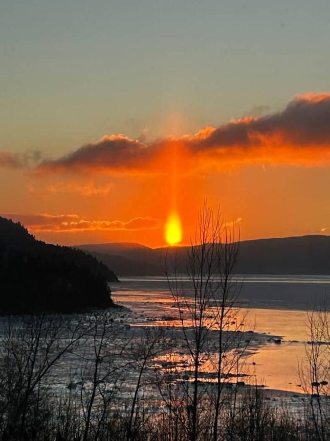 Suite 2 Fleche Du Fjord Vue Saguenay Mont Valin Saint-Fulgence Exterior foto